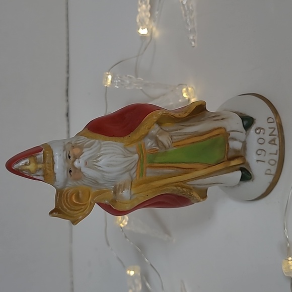 Vintage Heilig-Meyers Santa's from around the world 1909 Poland ceramic Santa. - Picture 2 of 4